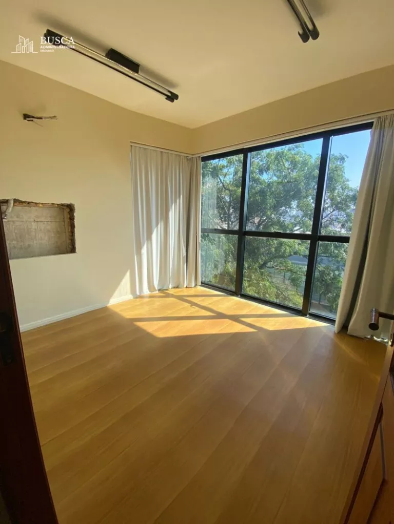 Foto 1 de Sala com 1 banheiro e 35m² para alugar no bairro Auxiliadora, Porto Alegre